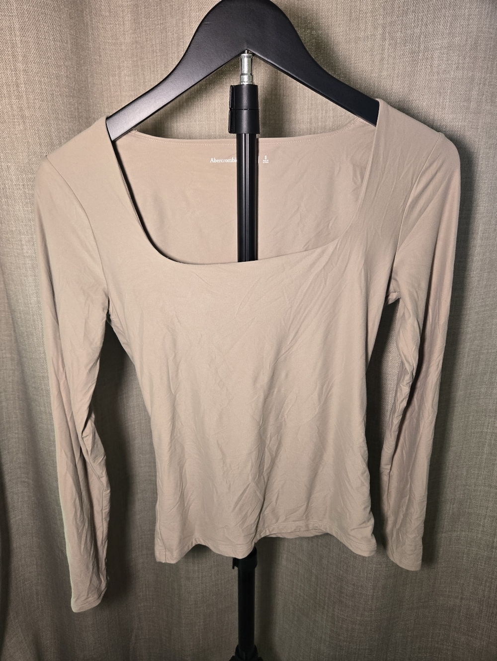 Abercrombie & Fitch Women's Long-Sleeve Scoop Neck Top — Taupe Gray